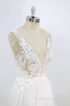 Deep V-neck Lace A-line Tulle Wedding Dress