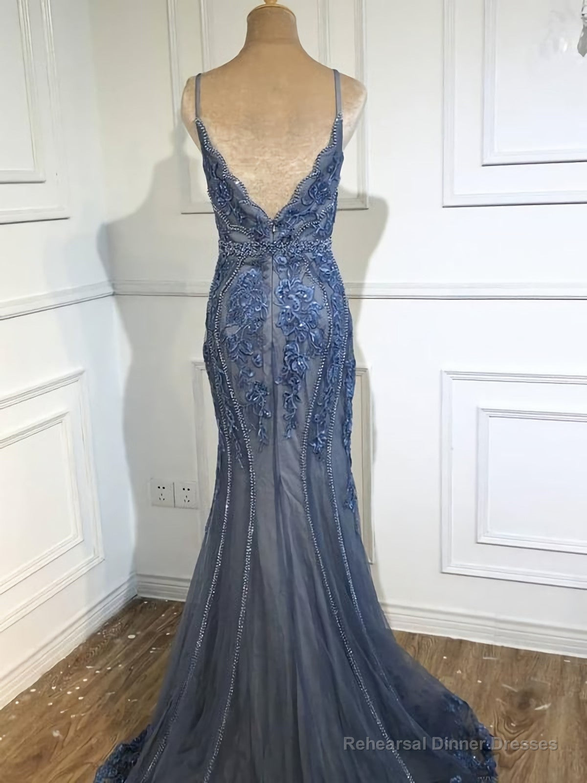 Delicate Shining V Neck Mermaid Prom Dresses With Beaded Appliques Secondary image