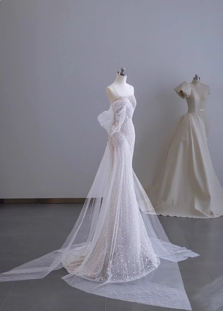 Dreamy White Mermaid Spaghetti Strap Open Back Tulle Train Classy Prom Dress Main image