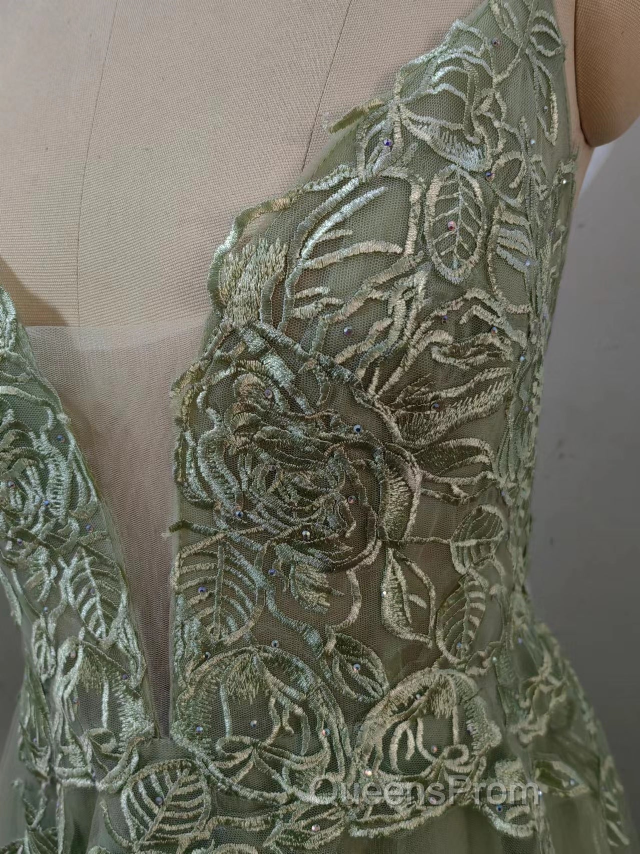 Dusty Sage Evening Prom Dress Plunging V Neck Appliques Lace-Up A-line Long Evening Gown
