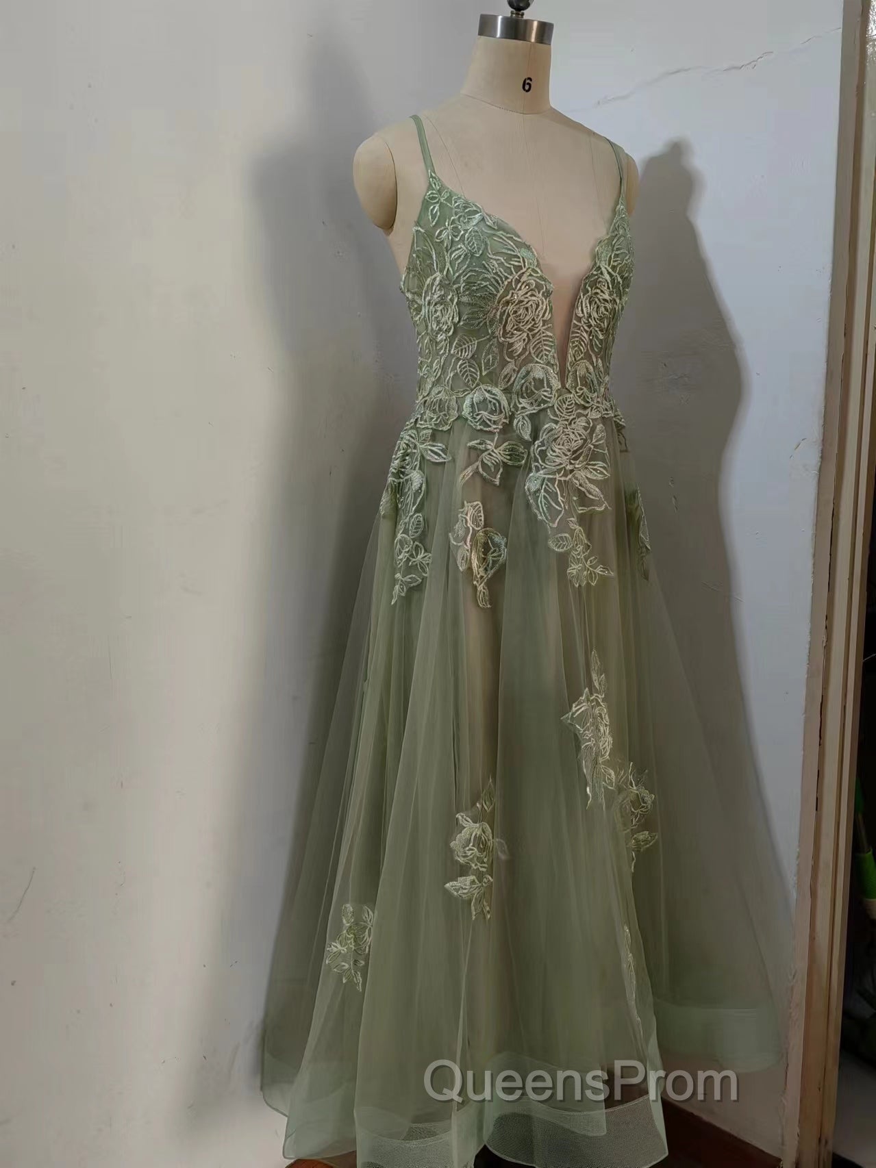 Dusty Sage Evening Prom Dress Plunging V Neck Appliques Lace-Up A-line Long Evening Gown