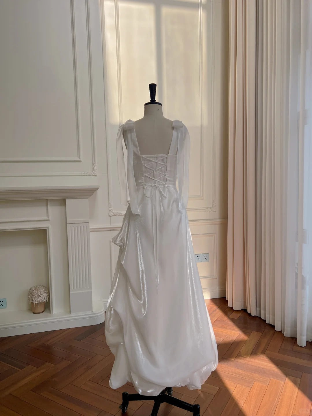 Elegant And Simple White Bud Square Neck Suspender Satin Classy Prom Dress Bridesmaid Dress