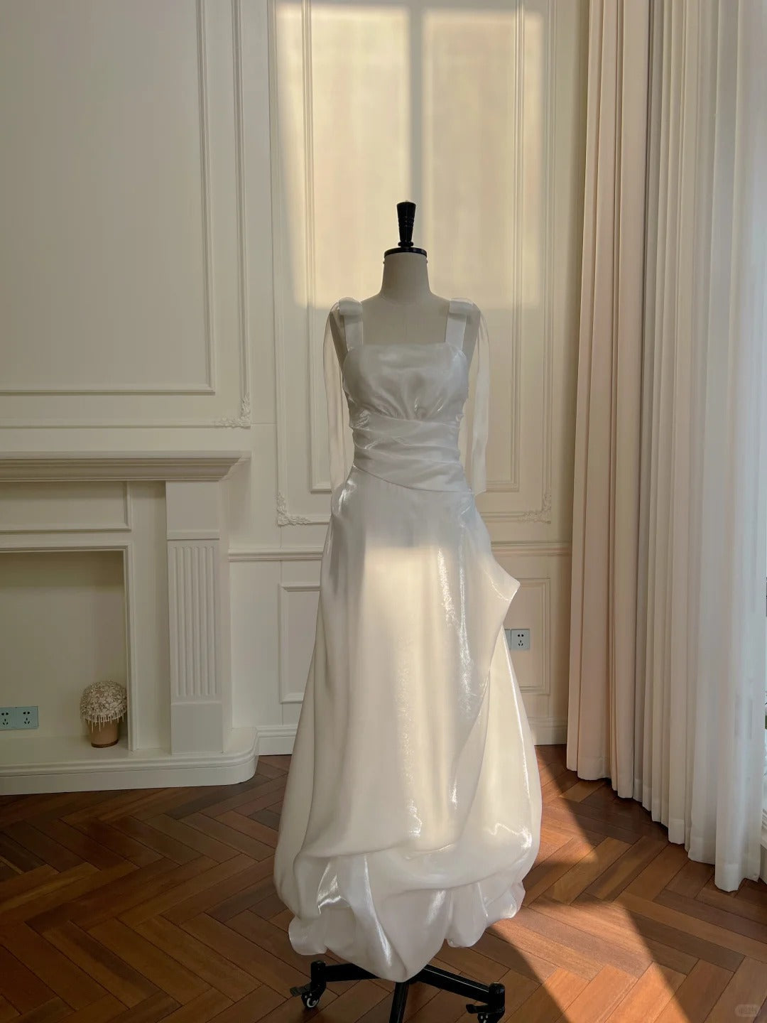 Elegant And Simple White Bud Square Neck Suspender Satin Classy Prom Dress Bridesmaid Dress
