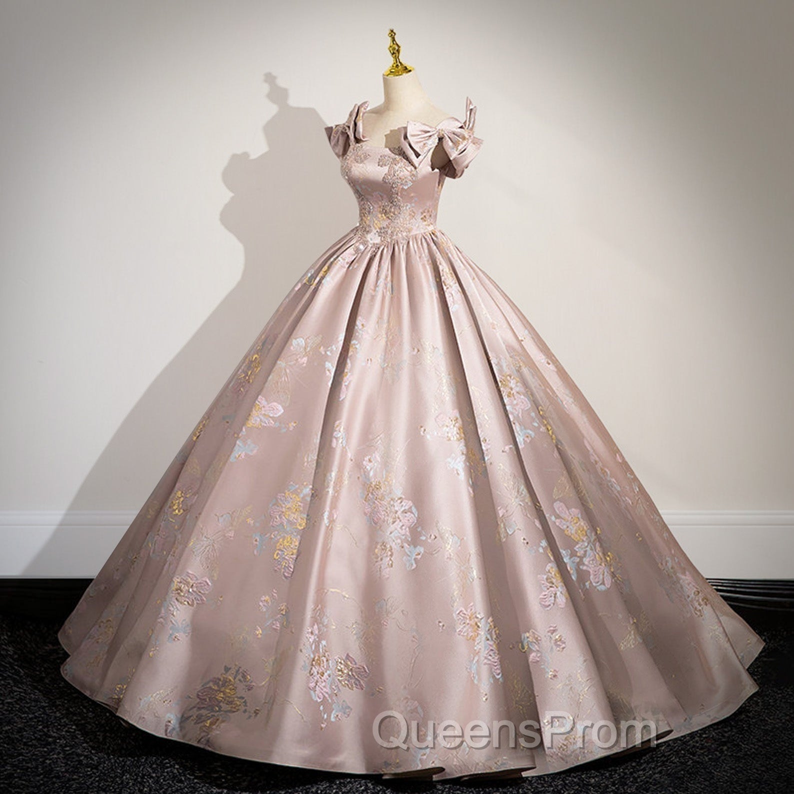 Elegant Ball Gown Pink Beaded Floral Appliques Quinceanera Dress Secondary image