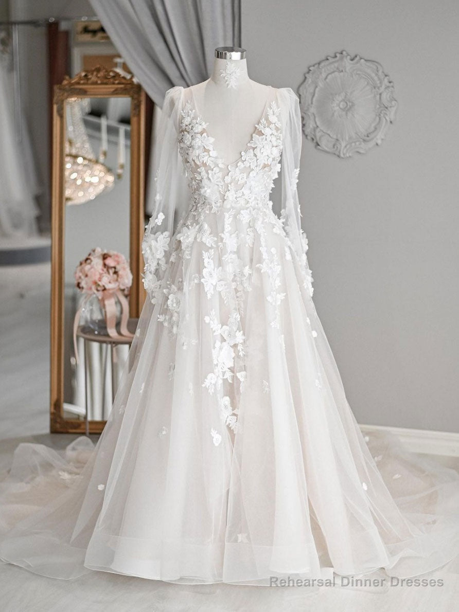 Elegant Beach Lace Wedding Dresses,White Long Sleeve Women Garden Bridal Gown Main image