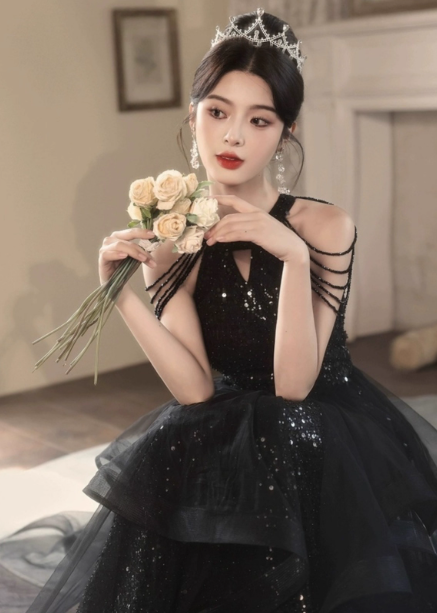 Elegant Black A-Line Halter Neck Chain Sequined Tulle Long Classy Prom Dress