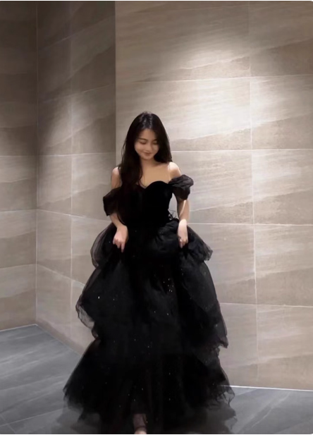 Elegant Black A-Line Off-The-Shoulder Shimmer Tiered Tulle Long Classy Prom Dress