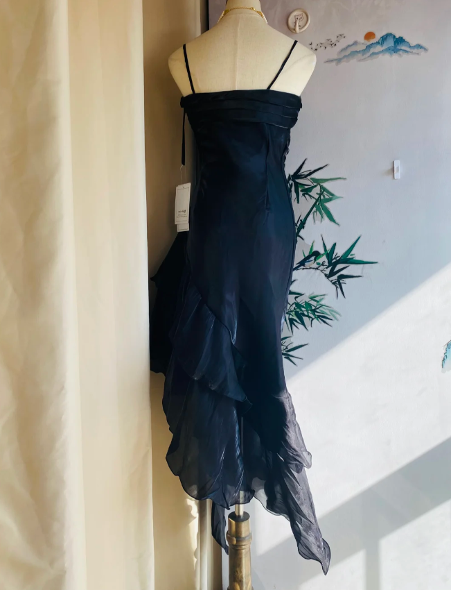 Elegant Black Irregular Pleated Halter Satin Classy Prom Dress