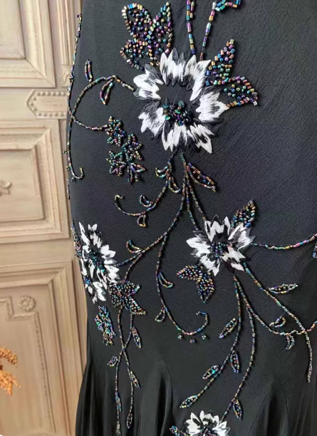 Elegant Black Mermaid Spaghetti Strap V-Neck Beaded Chiffon Long Classy Prom Dress