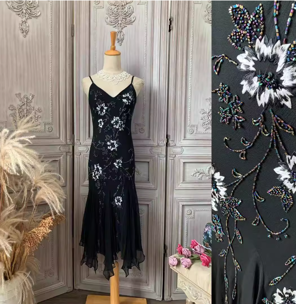 Elegant Black Mermaid Spaghetti Strap V-Neck Beaded Chiffon Long Classy Prom Dress
