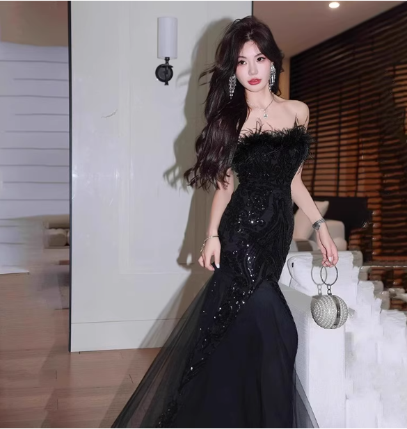 Elegant Black Mermaid Strapless Feather Sequined Tulle Classy Prom Dress