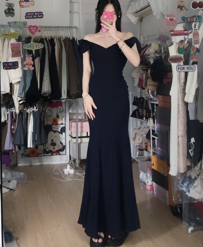 Elegant Black Mermaid V-Neck Bow Strap Satin Long Classy Prom Dress