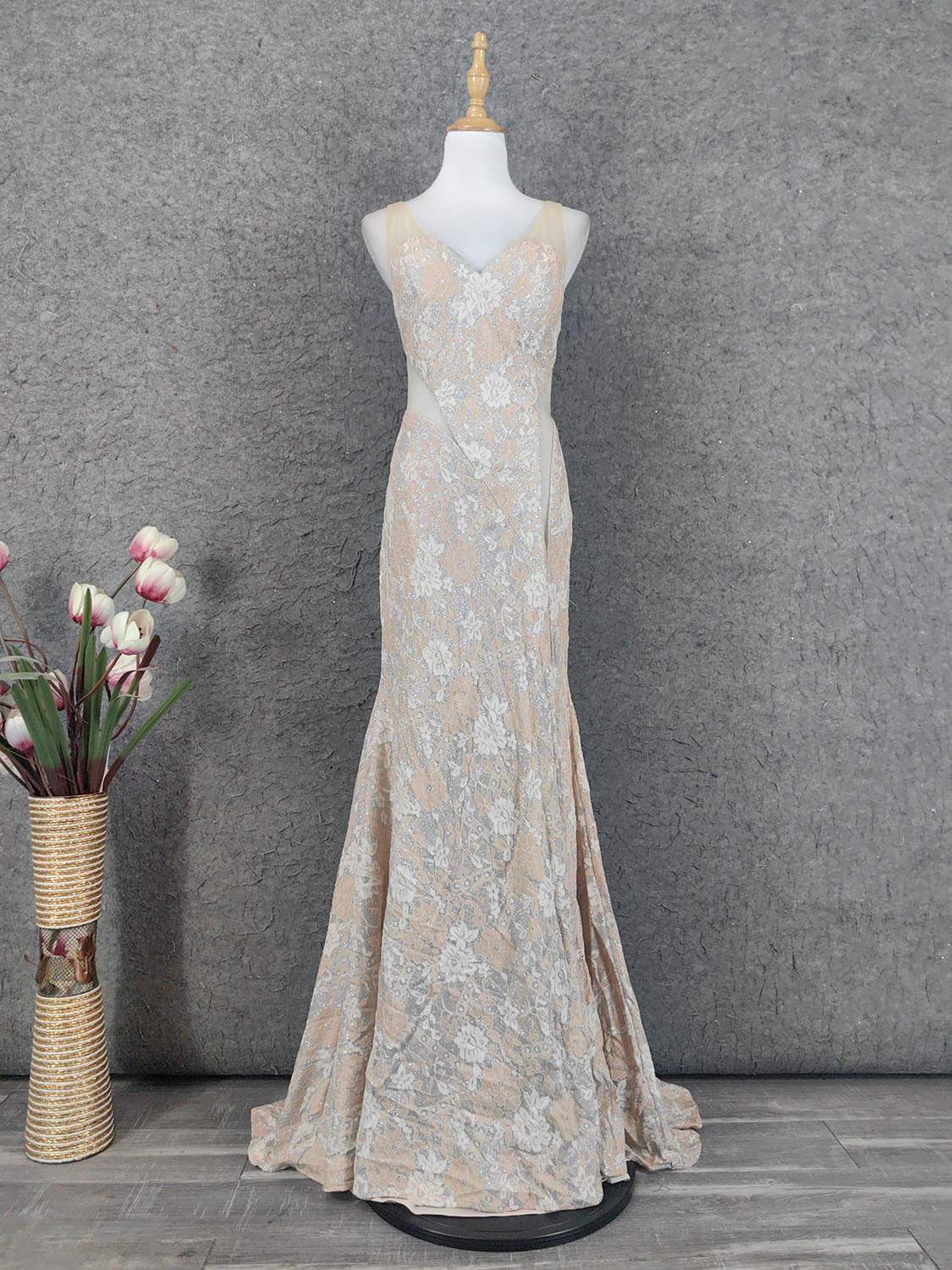 Elegant Blush Pink Lace Gradient Spaghetti Strap V-Neck Train Classy Prom Dress Main image