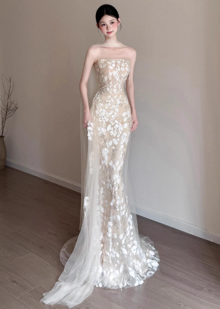Elegant Champagne Mermaid Strapless Petal Tulle Long Classy Prom Dress Main image