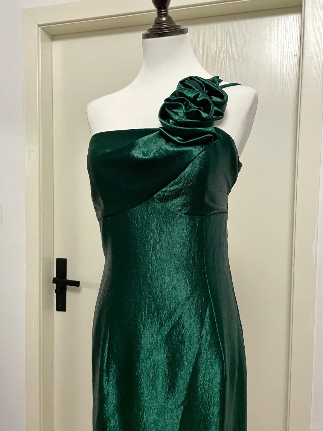Elegant Dark Green 3D Floral One-Shoulder Satin Long Classy Prom Dress Secondary image