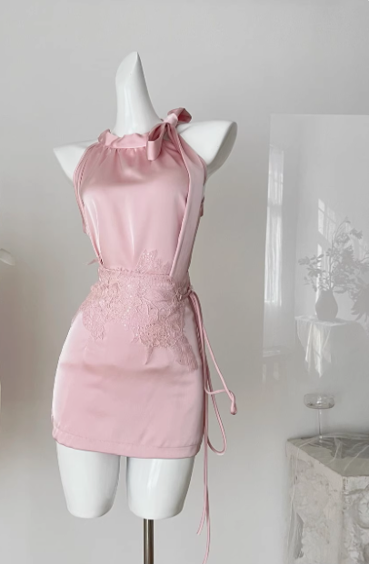 Elegant Halter Neck Strapless Satin Hip-Hugging Birthday Skirt Homecoming Dress