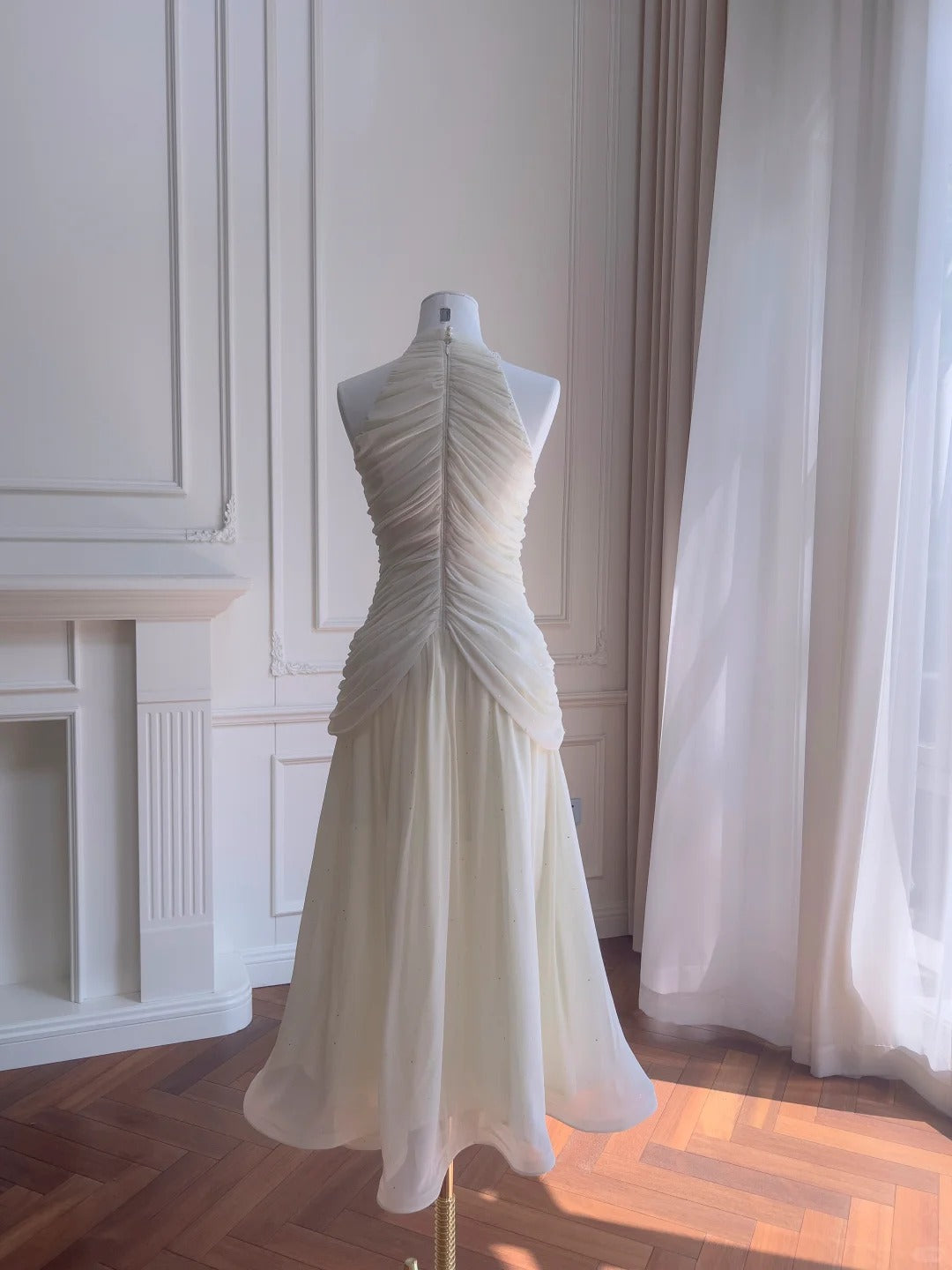 Elegant Ivory A-Line Halter Nack Pearl Pleated Chiffon Classy Prom Dress