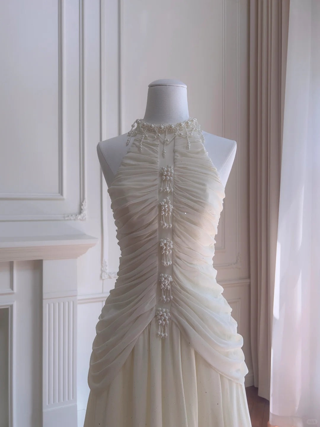 Elegant Ivory A-Line Halter Nack Pearl Pleated Chiffon Classy Prom Dress