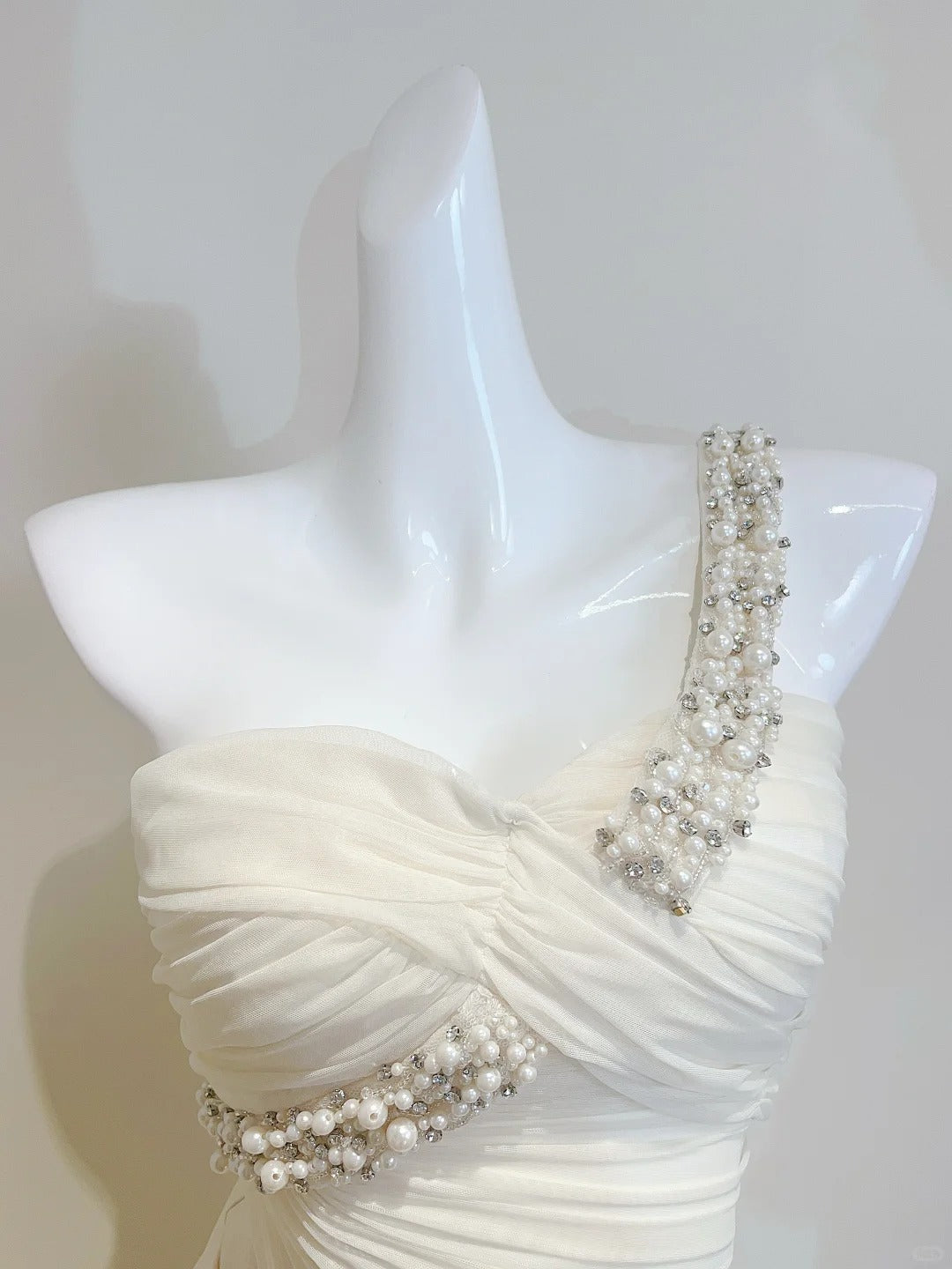 Elegant Ivory Mermaid One-Shoulder Neckline Pearl Rhinestone Satin Long Classy Prom Dress Bridesmaid Dress