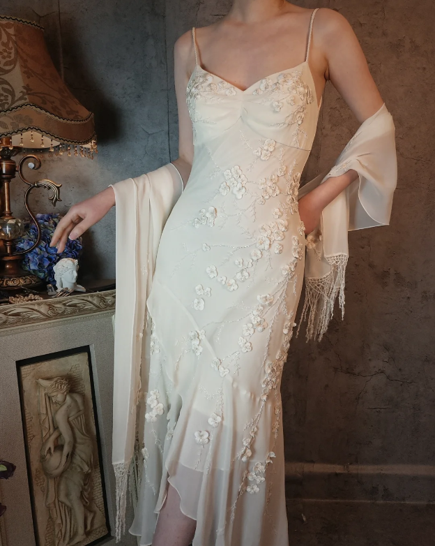 Elegant Ivory Mermaid V-Neck Thin Straps 3D Floral Chiffon Long Classy Prom Dress