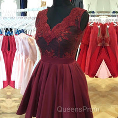 Elegant Lace V-Neck Cap Sleeves Homecoming Dress Short Cocktail Dress