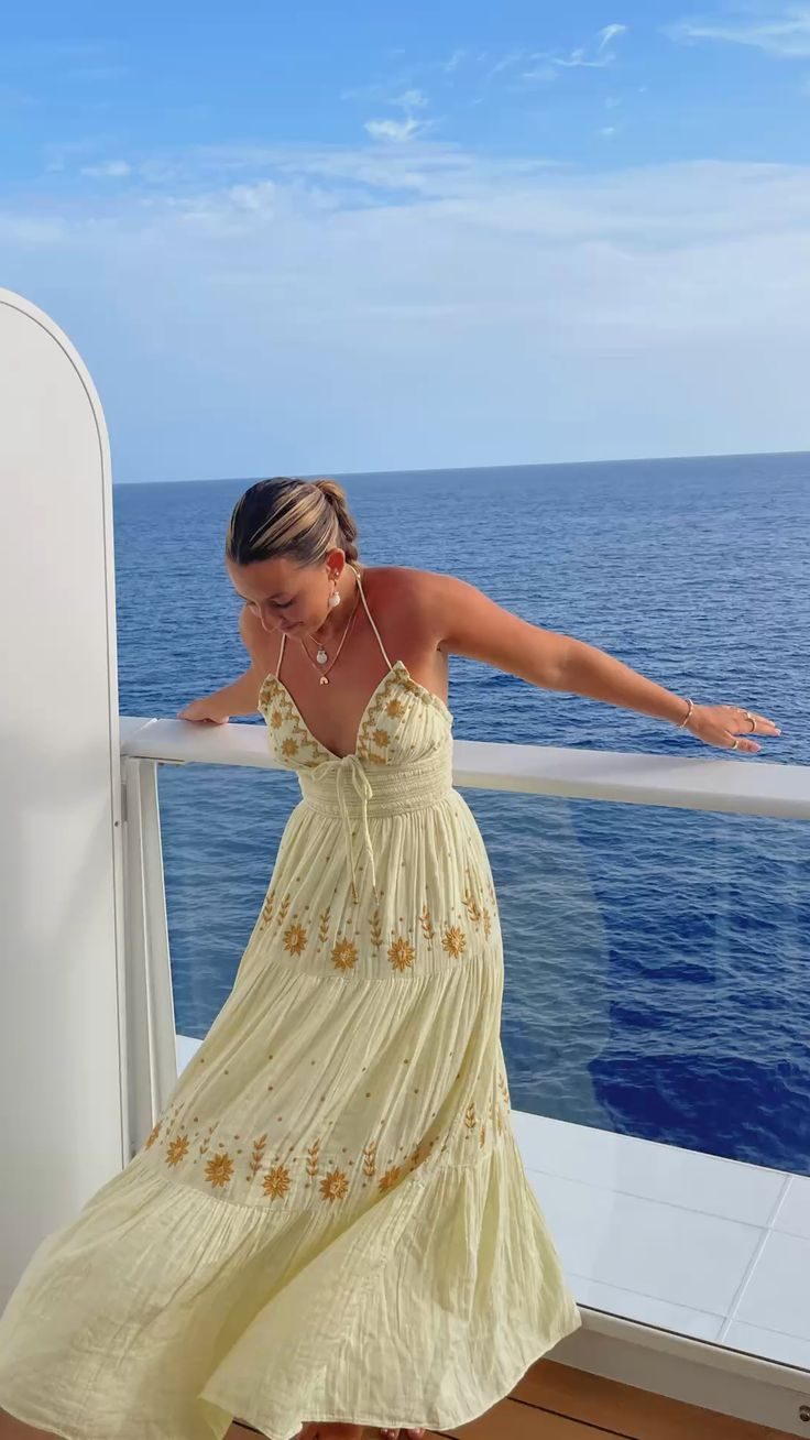 2026 New A Line Spaghetti Strap Embroidered Light Yellow Satin Classy Prom Dress Outfits Main image