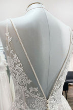Elegant Long A-Line V Neck Tulle Spaghetti Straps Lace Wedding Dress
