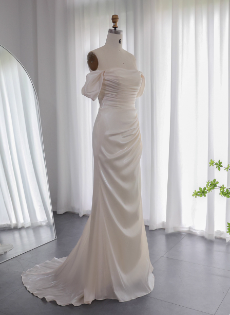 Elegant Mint Green Mermaid Strapless Rhinestone Hotfix Slit Satin Long Classy Prom Dress