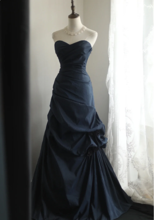 Elegant Navy Blue Mermaid Pleated Satin Long Classy Prom Dress