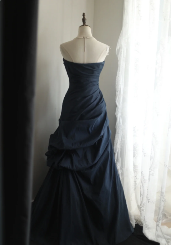 Elegant Navy Blue Mermaid Pleated Satin Long Classy Prom Dress