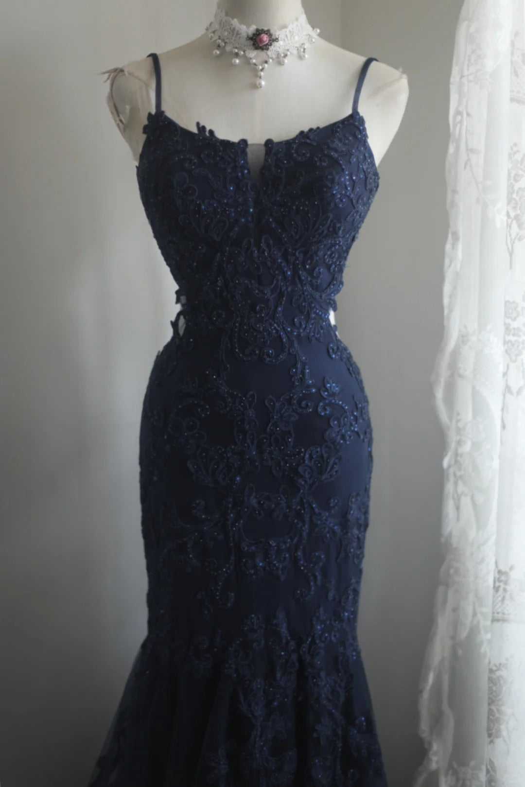 Elegant Navy Blue Mermaid Spaghetti Strap Lace Long Classy Prom Dress