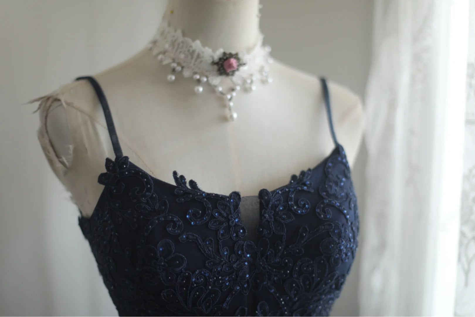 Elegant Navy Blue Mermaid Spaghetti Strap Lace Long Classy Prom Dress