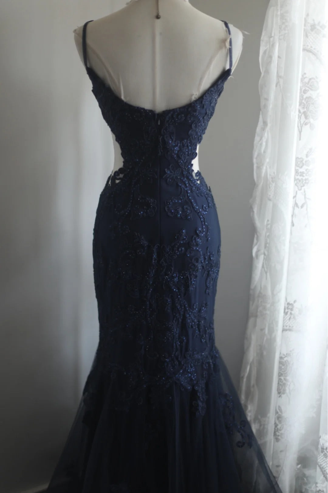 Elegant Navy Blue Mermaid Spaghetti Strap Lace Long Classy Prom Dress