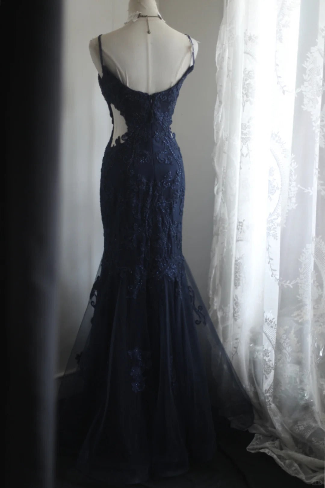 Elegant Navy Blue Mermaid Spaghetti Strap Lace Long Classy Prom Dress