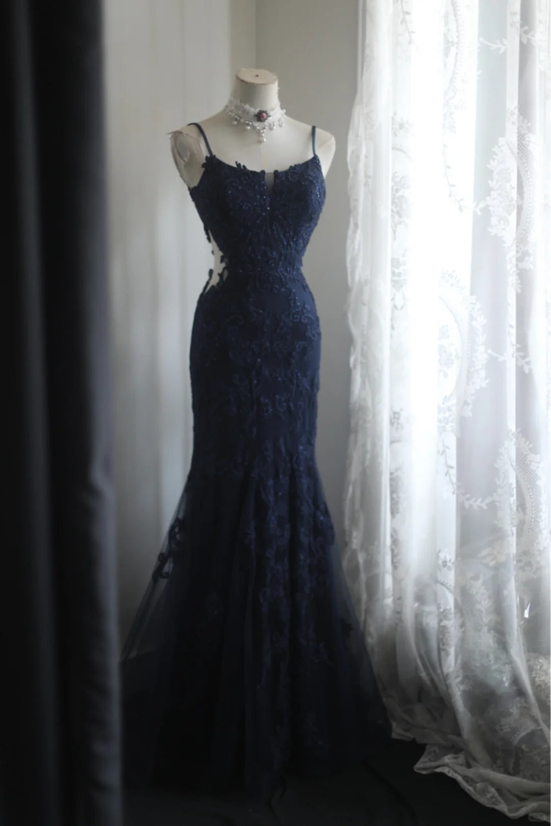 Elegant Navy Blue Mermaid Spaghetti Strap Lace Long Classy Prom Dress Main image