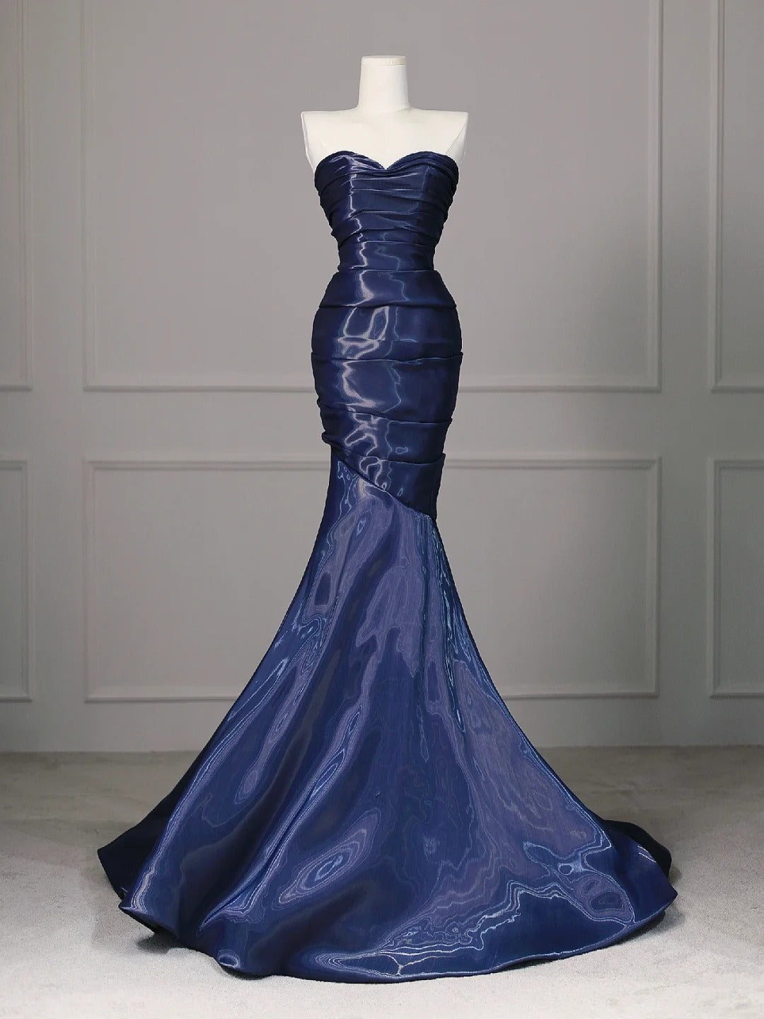 Elegant Navy Blue Mermaid Strapless Pleated Satin Long Classy Prom Dress