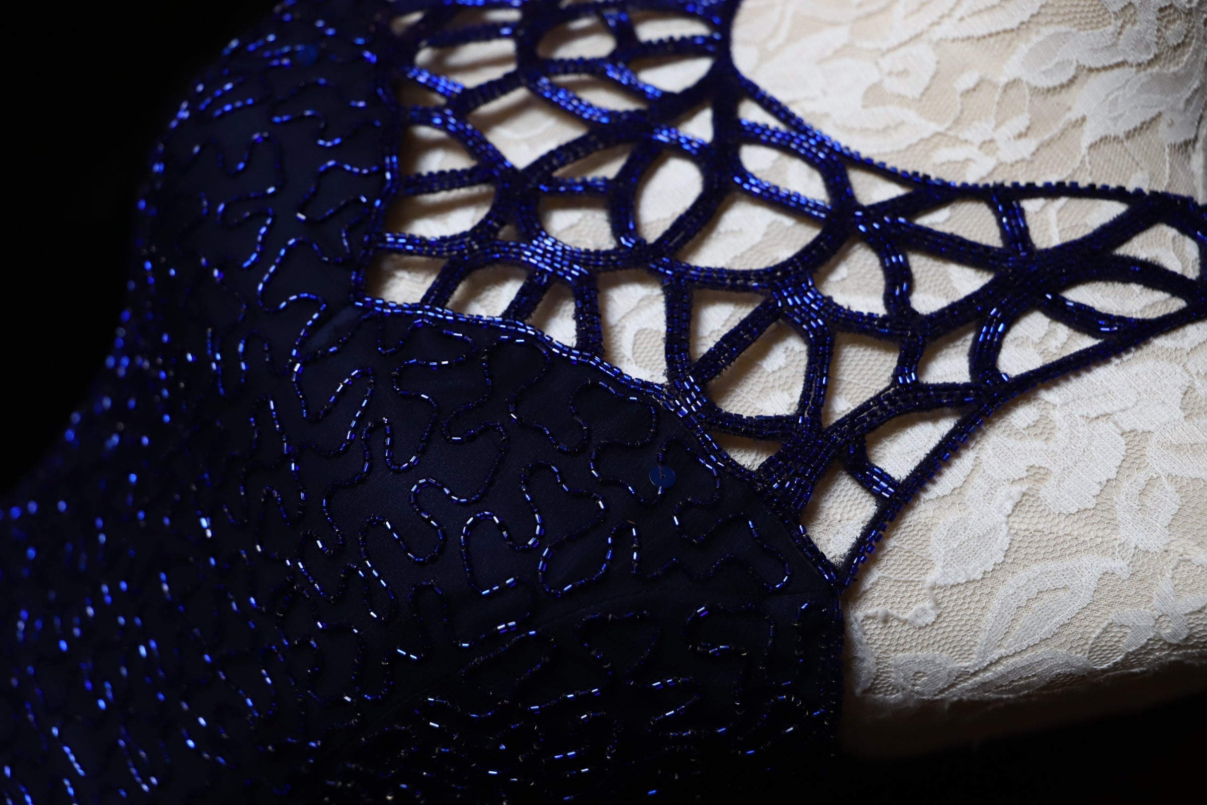 Elegant Navy Blue Sleeveless Cutout Halter Mermaid Bead Embroidered Lace Classy Prom Dress