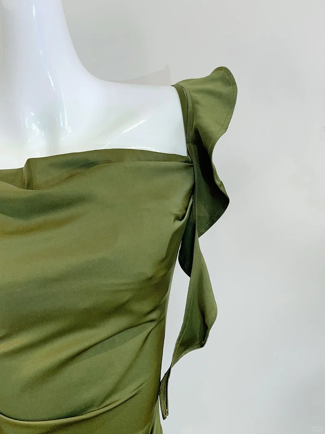 Elegant Olive Green Slim Fit Ruffled Satin Classy Prom Dress