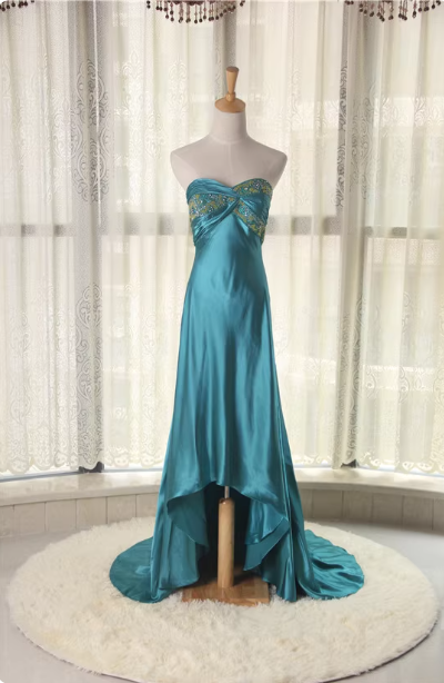 Elegant Peacock Blue Sweetheart Neck Embroidered Satin High-Low Hem Classy Prom Dress Main image