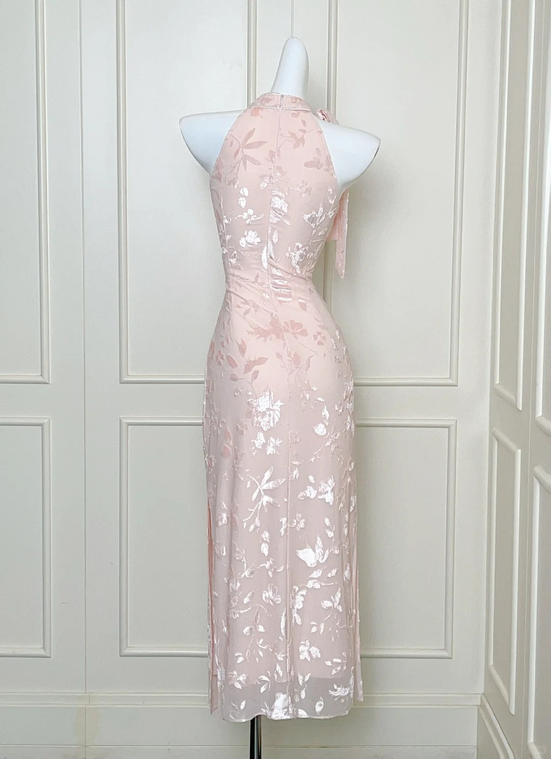 Elegant Pink Slim Halter Neck Jacquard Slit Long Classy Prom Dress