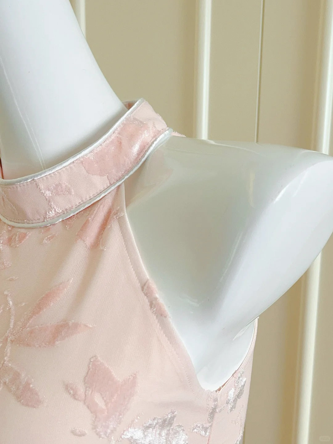 Elegant Pink Slim Halter Neck Jacquard Slit Long Classy Prom Dress