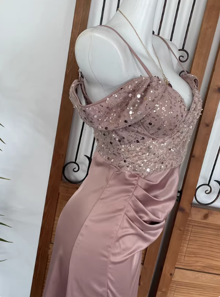 Elegant Pink Spaghetti Strap V-Neck Off-The-Shoulder Slit Sequin Satin Long Classy Prom Dress