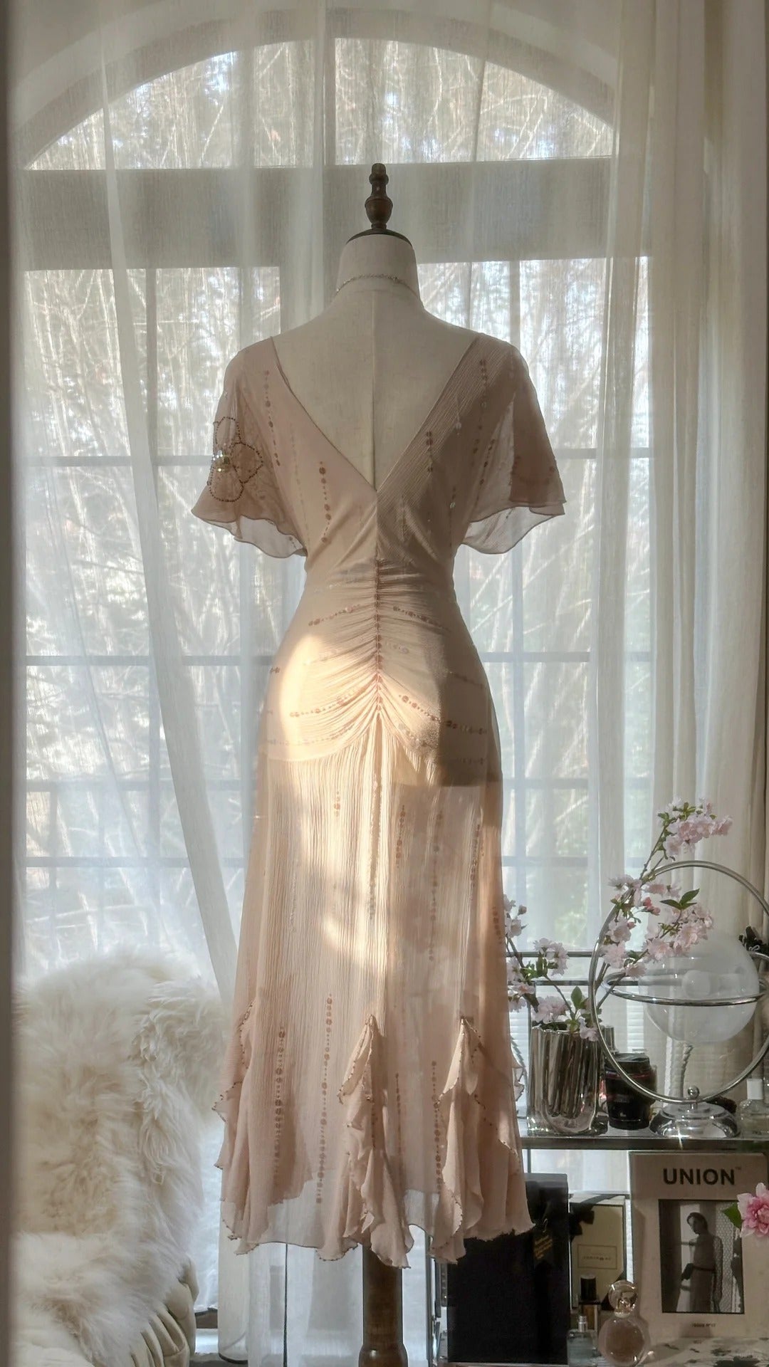 Elegant Pink V-neck Short-sleeved Chiffon Flowing Prom Dress