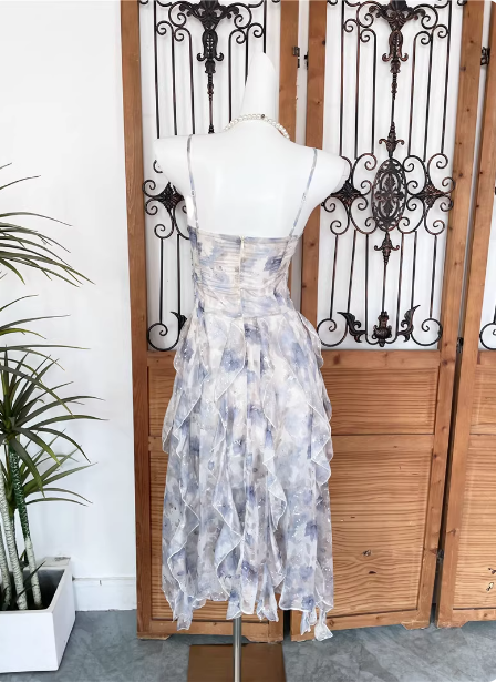 Elegant Printed Spaghetti Strap V-Neck Ruffled Layered Tulle Classy Prom Dress