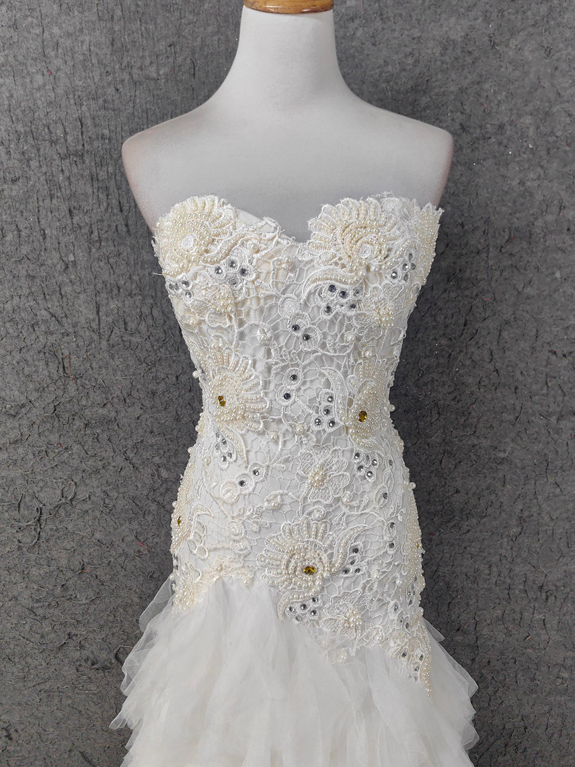 Elegant Pure White Sweetheart Neck Pearl Lace Tulle Long Classy Prom Dress Secondary image