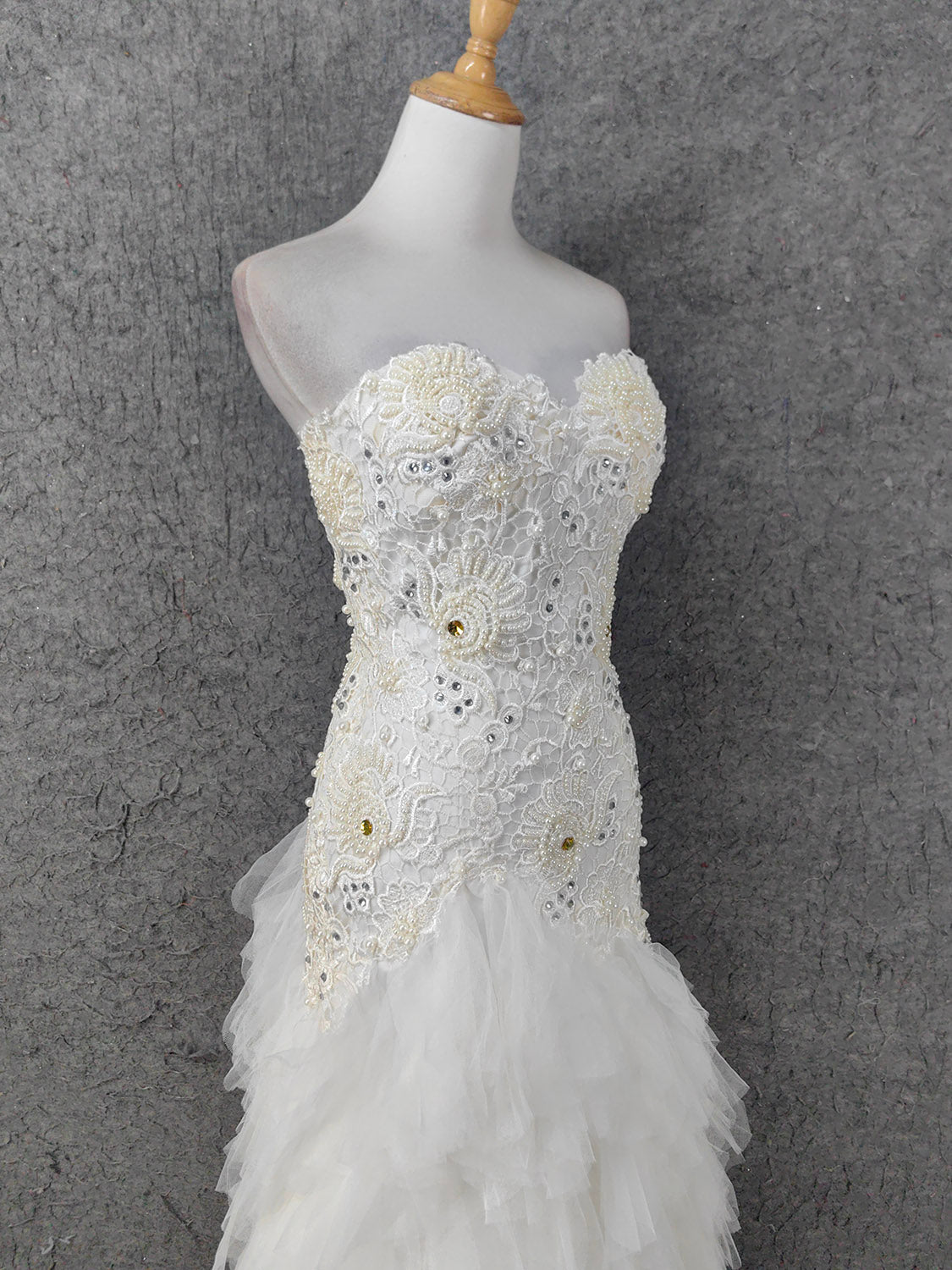 Elegant Pure White Sweetheart Neck Pearl Lace Tulle Long Classy Prom Dress