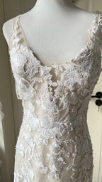 Elegant Retro Ivory Mermaid V-Neck Halter Lace Train Classy Prom Dress Wedding Dress