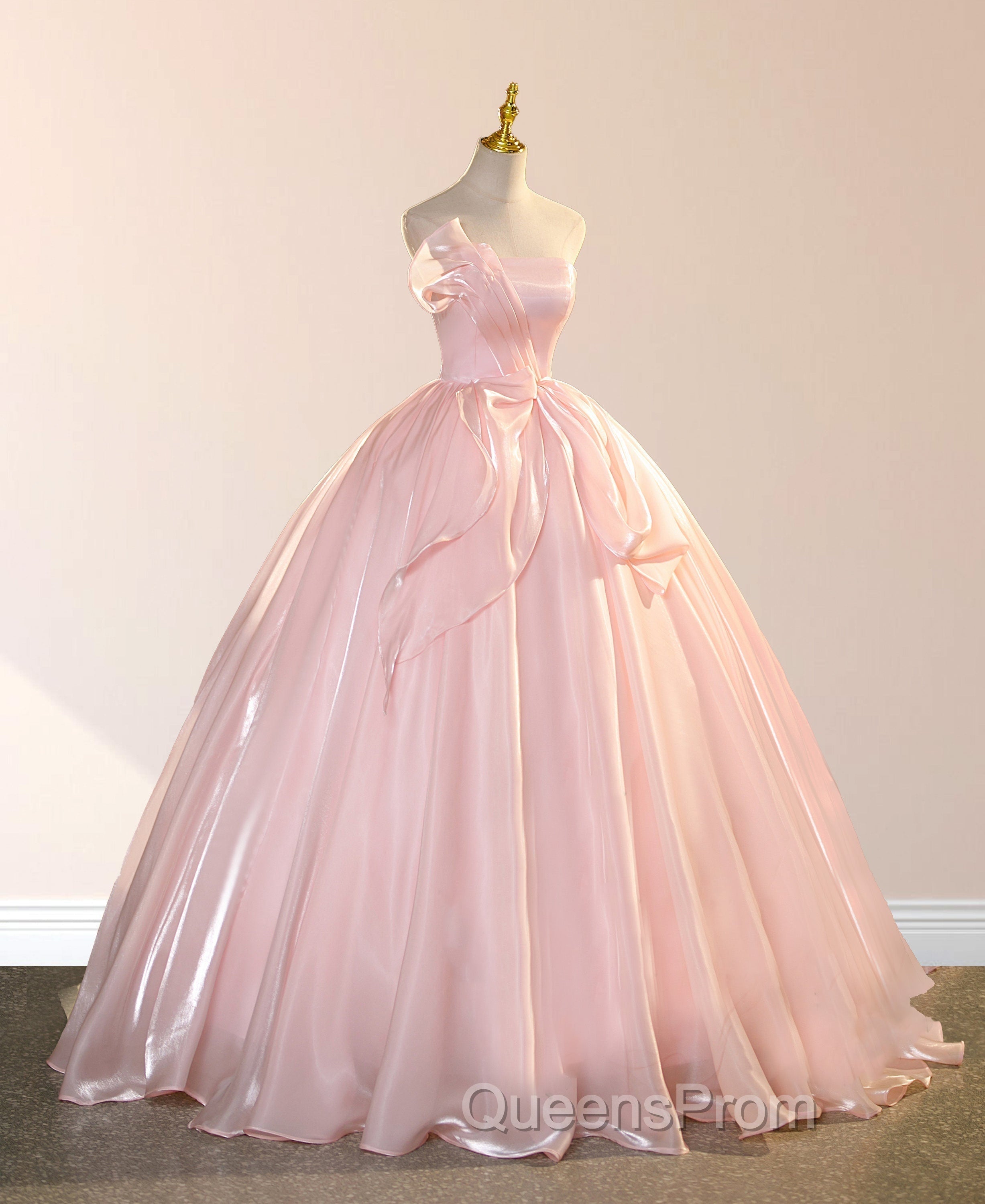 Elegant Shiny Pink Organza Ball Gown Quinceanera Dress Secondary image