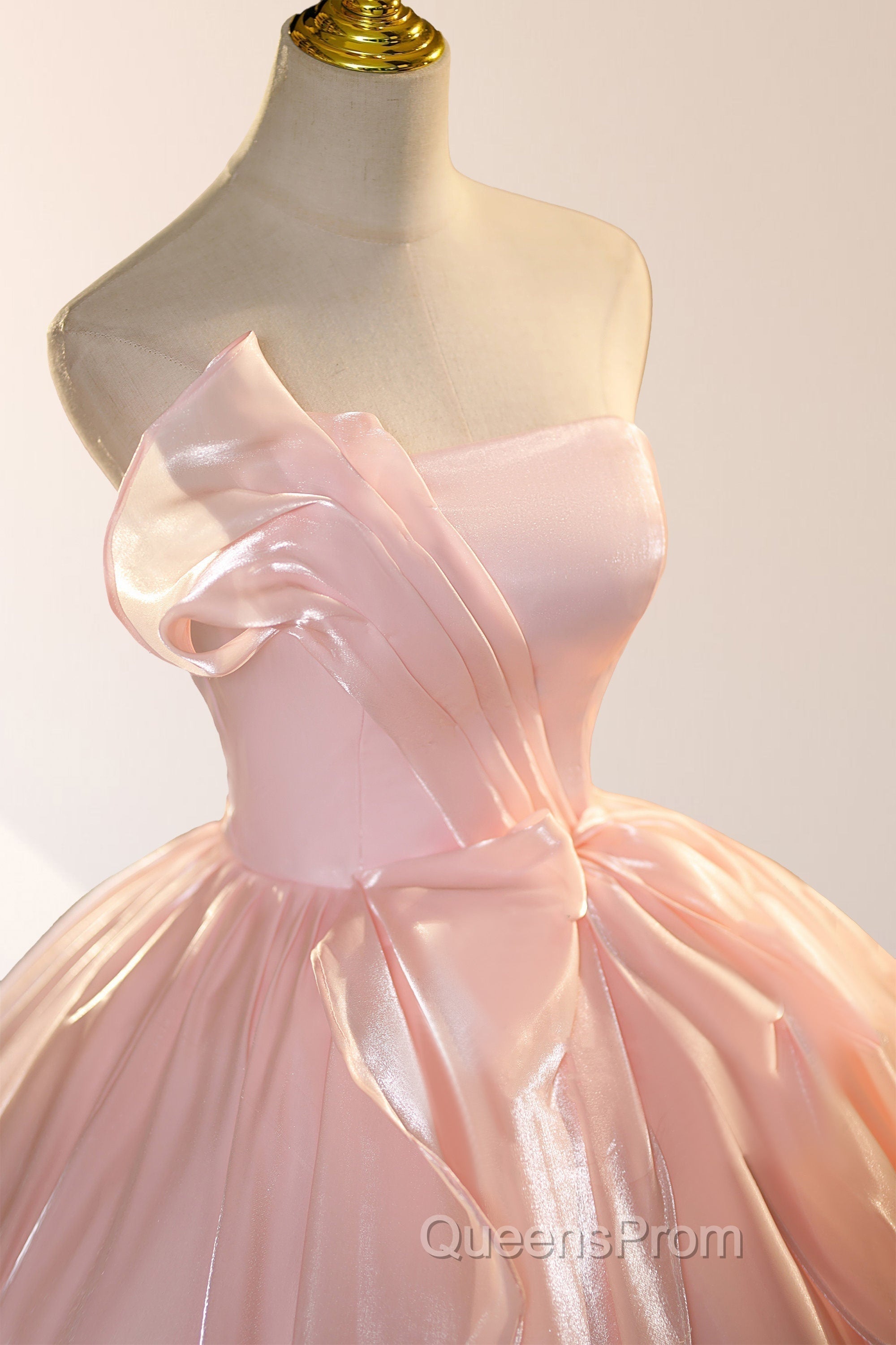 Elegant Shiny Pink Organza Ball Gown Quinceanera Dress