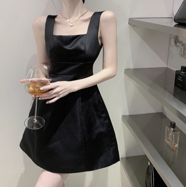 Elegant Simple Shoulder Strap Square Neck Satin A-Line Birthday Dress Homecoming Dress Main image